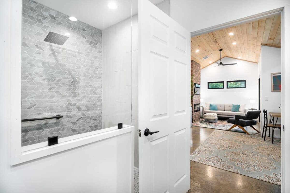 Petit Paradis Studio With Hot Tub Fredericksburg Exterior foto