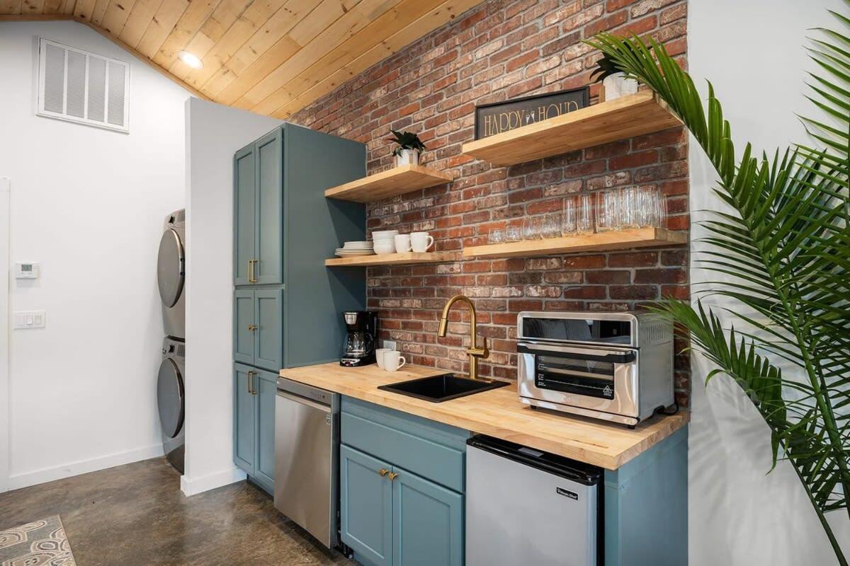 Petit Paradis Studio With Hot Tub Fredericksburg Exterior foto
