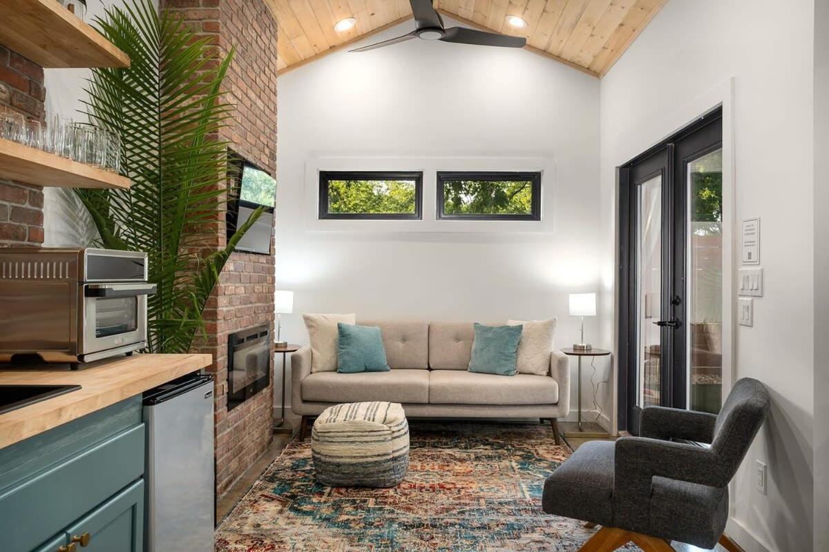 Petit Paradis Studio With Hot Tub Fredericksburg Exterior foto